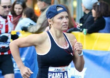 Памела Андерсон пробежала марафон ради благотворительности