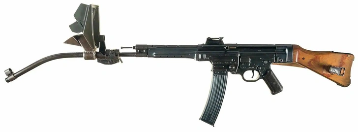 Автомат Stg 44 c насадкой «крумлауф». Вертикальный изгиб