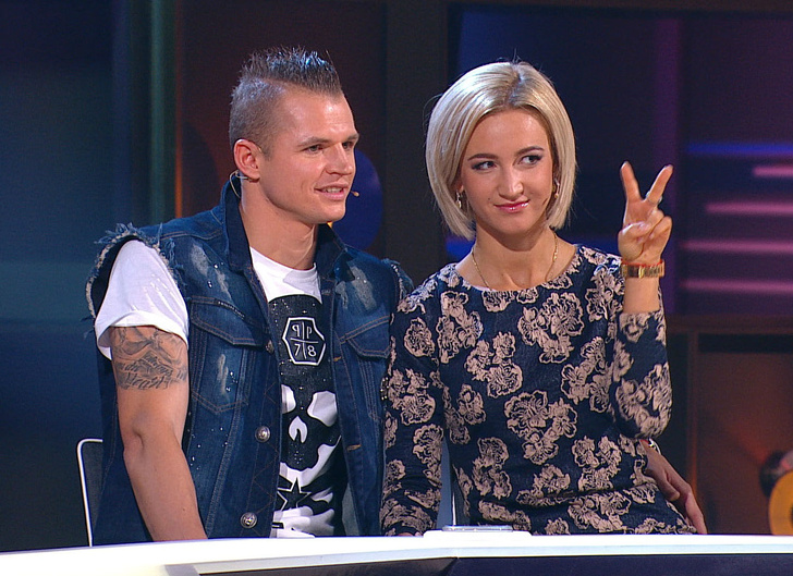 Ольга Бузова и Екатерина Варнава на шоу Где логика? на ТНТ