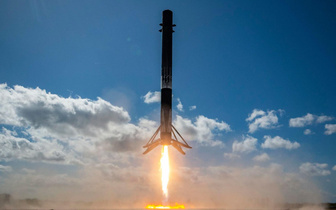 Компания SpaceX вывела на орбиту спутники конкурентов