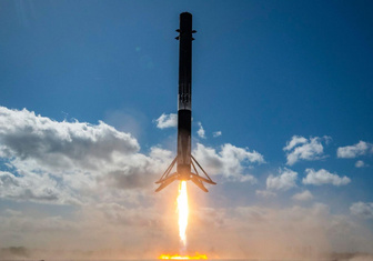 Компания SpaceX вывела на орбиту спутники конкурентов