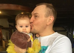 Дочь Степана Меньщикова растет его копией
