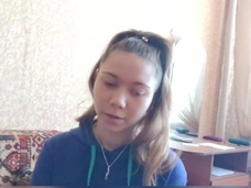 Отца Маши Москалевой, которую отправили в детдом из-за антивоенного рисунка, задержали в Минске