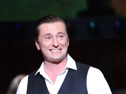 Как Сергей Безруков мирно развелся с Ириной и подружил внебрачных детей с наследниками от Анны Матисон