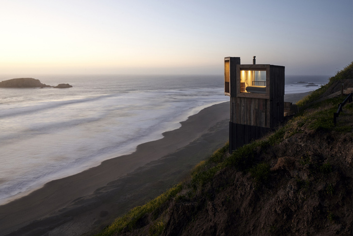 В Чили появились два микро-дома на берегу океана