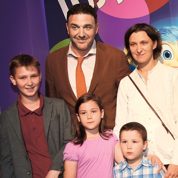 С Максимом Виторганом актриса озвучивала героев мультфильма «Головоломка». На премьере в 2016 году с тремя старшими детьми