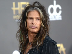 Солиста Aerosmith обвинили в сексуальном насилии 52-летней давности