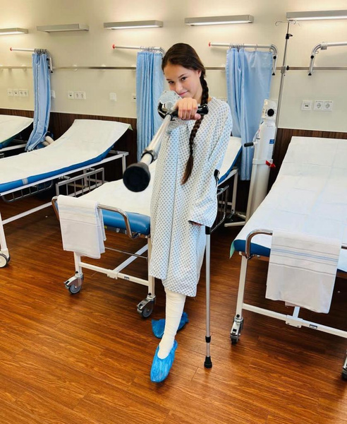 Олимпийская чемпионка Анна Щербакова перенесла операцию на колене в Германии