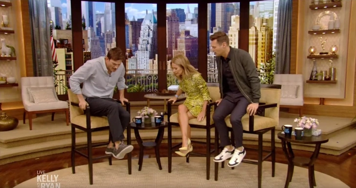 Эштон Катчер на шоу Live with Kelly and Ryan