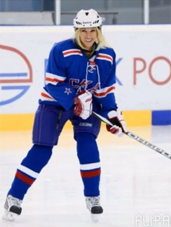 Лера Кудрявцева стала хоккеисткой