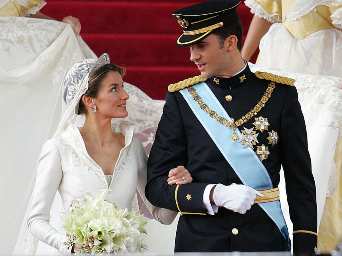 Принцесса Летиция и кронпринц Филипп во время своей свадьбы, Мадрид, 22 мая 2004 | marieclaire.ru