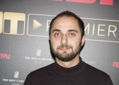 Демис Карибидис: «Гарик Мартиросян почувствовал, что говорит со сцены Comedy не смешно»