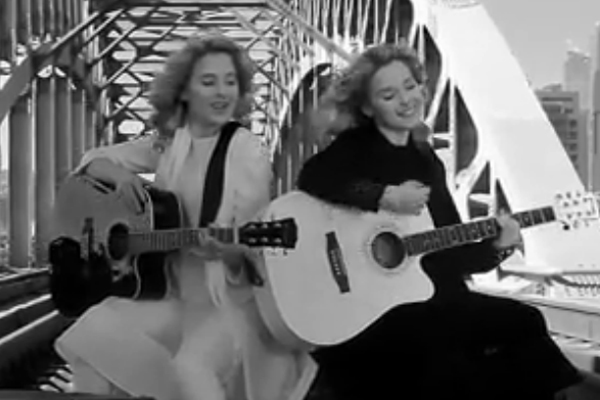Сестры Толмачевы показали клип на песню для «Евровидения»