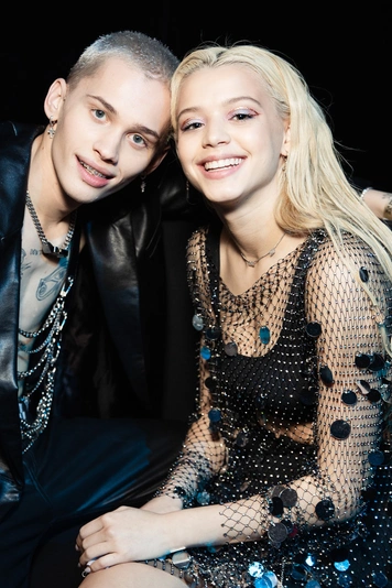 <p>Даня Милохин и Юля Гаврилина на премии «Жара Music Awards-2021»</p>