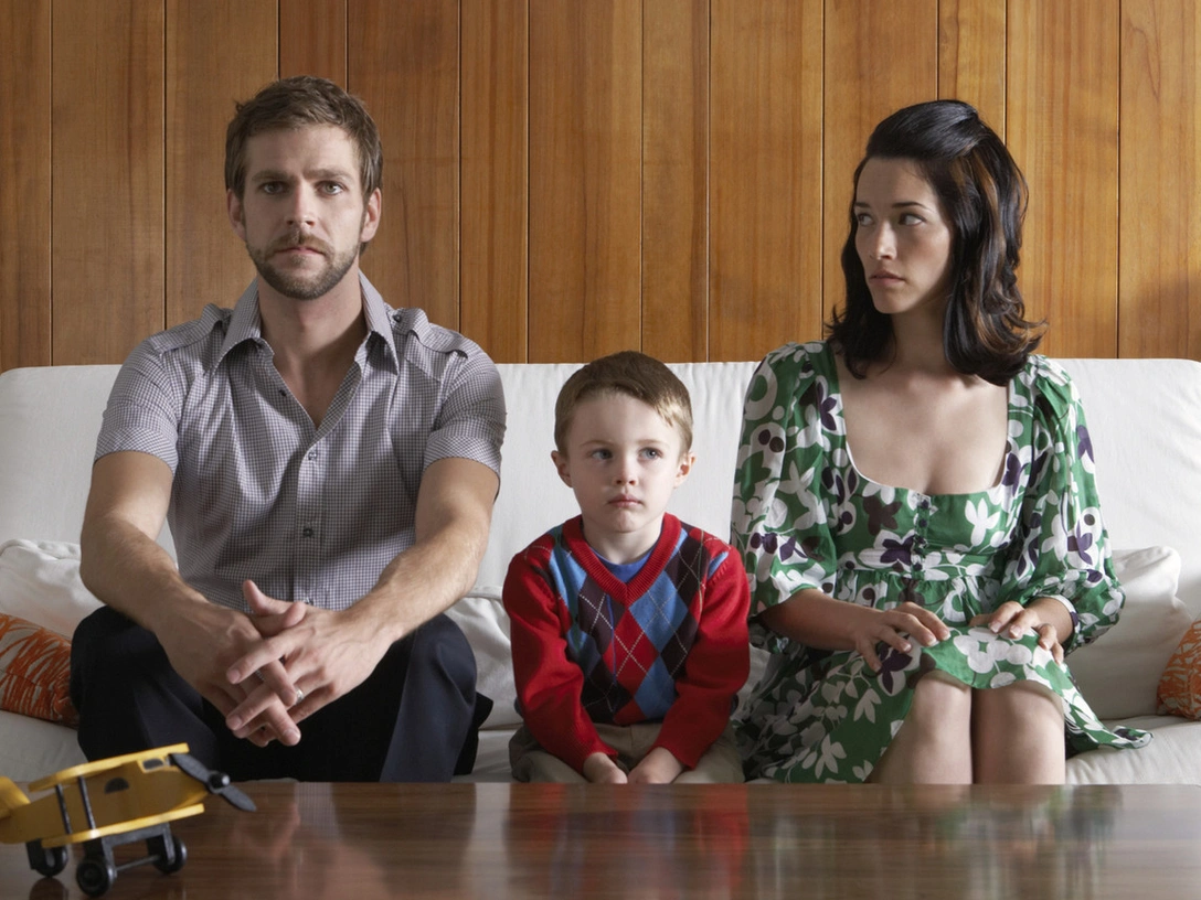 Муж ревнует к детям: 5 способов наладить отношения в семье | marieclaire.ru