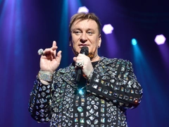 «Образ проводницы взял как раз у меня»: Сергей Пенкин рассказал, как Андрей Данилко скопировал его амплуа