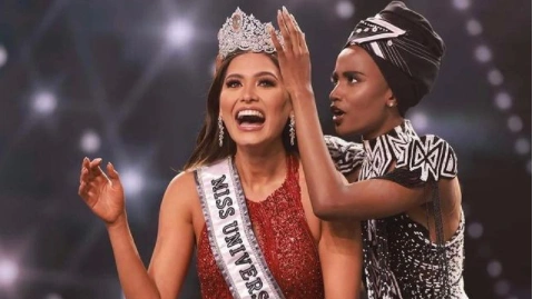 Новую «Мисс Вселенная» выбрали. Смотри фото красавицы