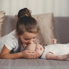 Рождение второго ребенка: 7 вещей, которым придется научиться родителям