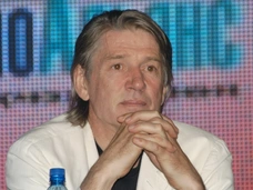 Курение, язва и страх располнеть: почему Александр Абдулов проиграл борьбу с раком