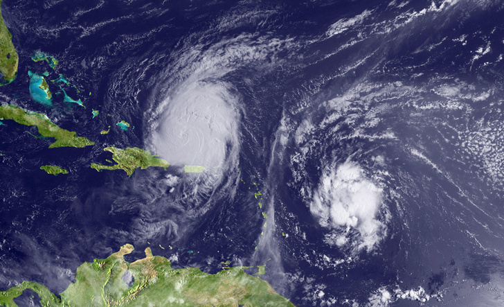 В сердце шторма: посмотрите, как выглядит разрушительный ураган Фиона изнутри