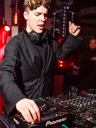 DJ Никита Меньшов