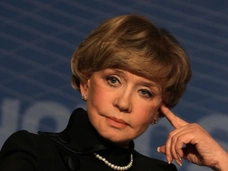 Пластический хирург о лопнувшем грудном импланте Леры Кудрявцевой и лице Веры Алентовой