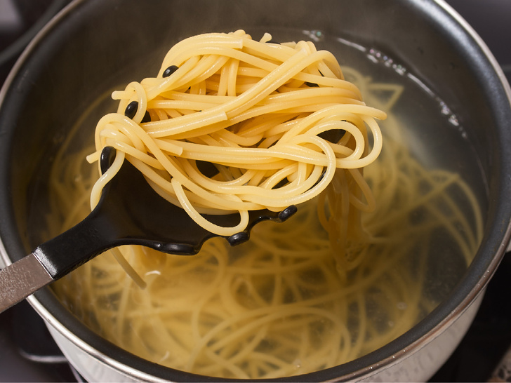 Как на самом деле варить спагетти — вы точно делали это неправильно