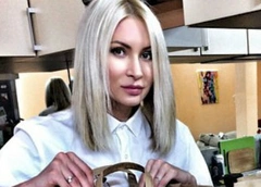 Элина Камирен показала съемную квартиру, где живет с дочерью
