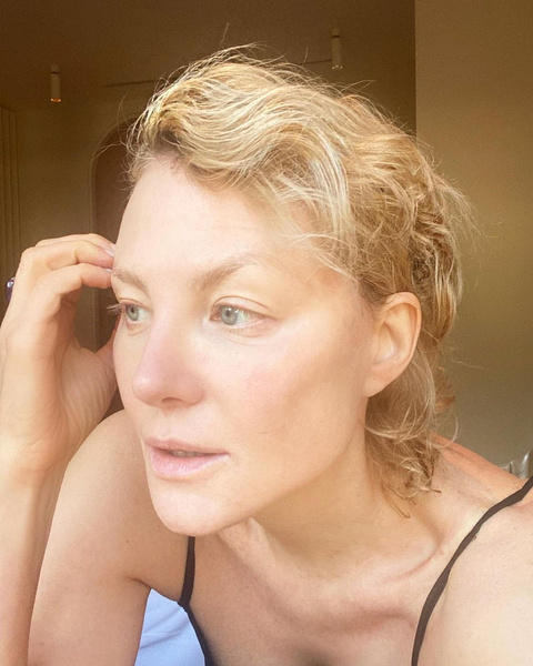 54-летняя Литвинова показала честное фото без макияжа