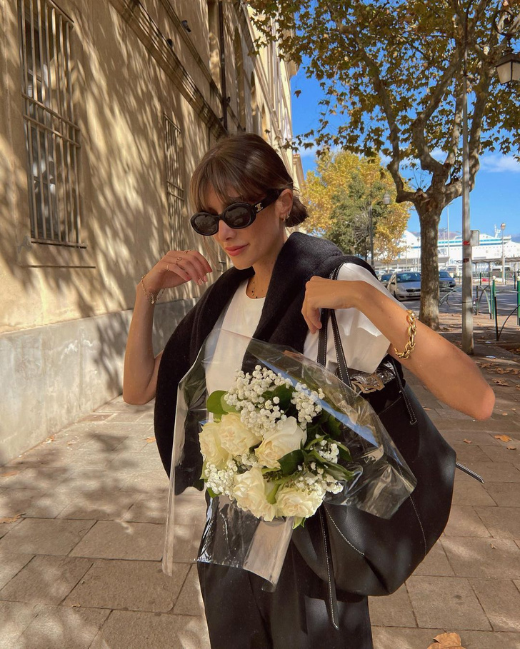 Француженка Жюли Феррери нашла самые модные и универсальные солнцезащитные очки. Рассказываем, где искать такие же