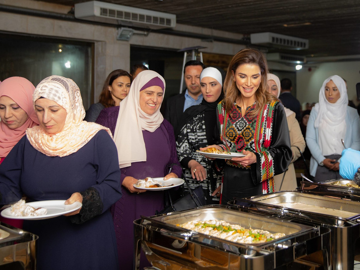 «Диета GI»: всего 4 продукта, которые самая красивая королева Иордании исключила из рациона после 45 лет