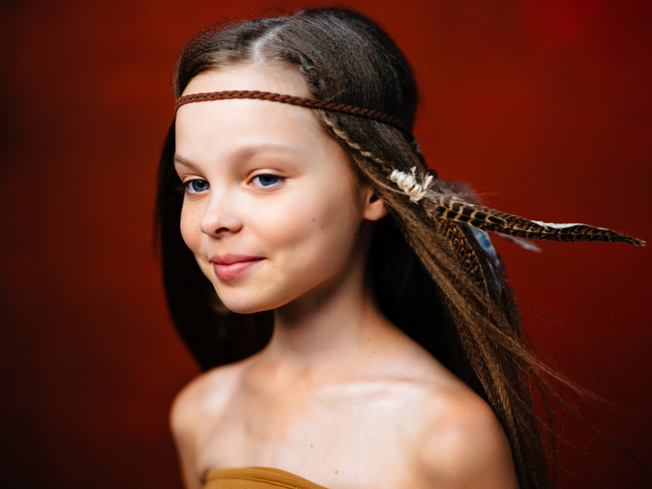 10 простых и стильных причесок для девочек на разную длину волос