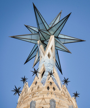 На соборе Sagrada Família в Барселоне зажгли новую звезду
