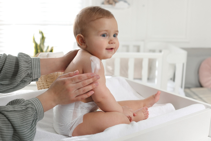 Грудничковое плавание и массаж: 5 популярных, но бесполезных практик для развития младенца