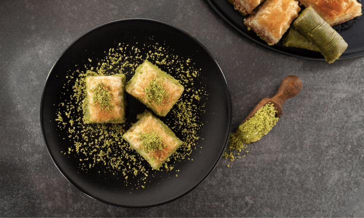Фото №1 - Почувствуй себя Михримах-султан: 10 рецептов турецких сладостей из сериала «Великолепный век» 😋