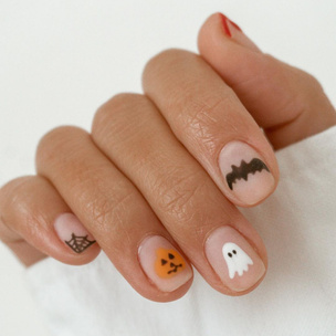 Матовый маникюр на Хэллоуин: 6 идей осеннего дизайна ногтей