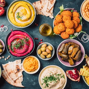 От форшмака до хумуса: 5 знаковых блюд еврейской кухни