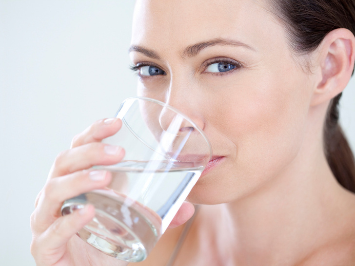 И еда и вода: 10 продуктов для поддержания водного баланса в организме