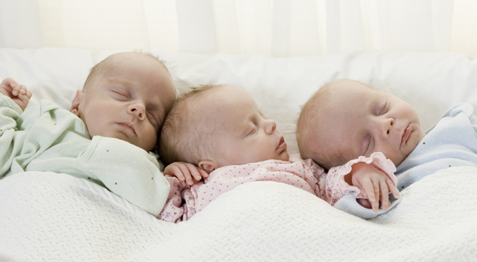 «Оптом не дешевле»: особенности воспитания близнецов