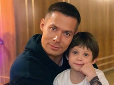 7-летнего сына Стаса Пьехи жестоко избили: он госпитализирован с многочисленными травмами