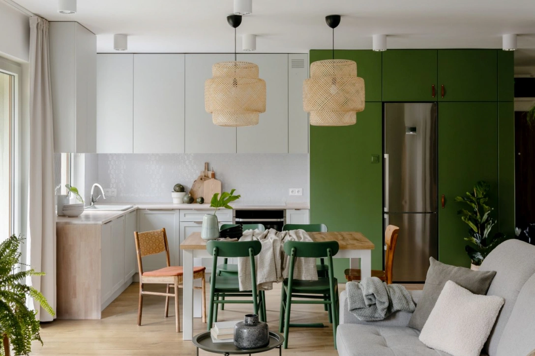 Зеленая квартира 98 м² в Варшаве | Источник: Ayuko Studio