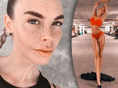 Шведская модель с невероятно длинными ногами сводит с ума пользователей Сети