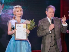 Знаменитости посетят III ежегодную национальную премию SUPER мамы года 2018