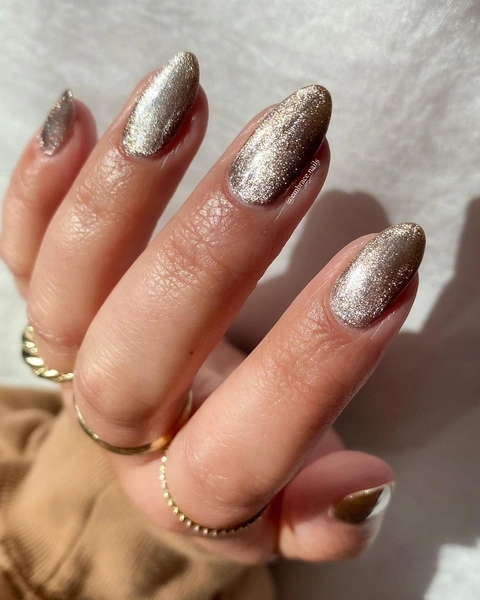 Velvet nails: идеальный сияющий маникюр на лето