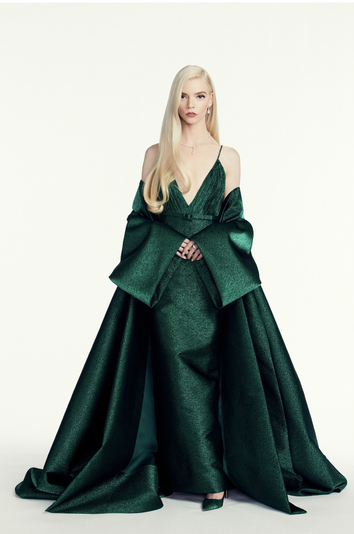 Только королевы носят изумруд: Аня Тейлор-Джой в Dior Couture на «Золотом глобусе-2021»