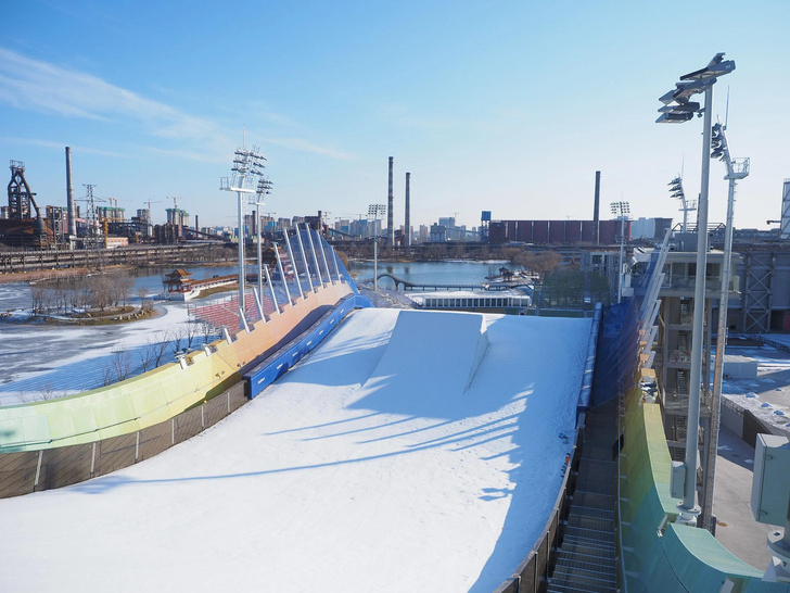 Олимпиада 2022: в Пекине построили трамплин для биг-эйра