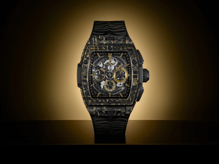 Hublot посвятили новые часы Spirit of Big Bang Carbon Gold Tiger году тигра