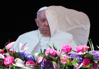 Папа поздравил католиков с Пасхой