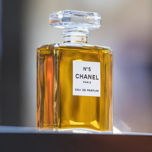 Как создавались легендарные ароматы XX века: от «Красной Москвы» до Chanel №5