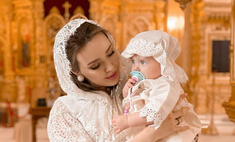 Беременным нельзя: в Сети раскритиковали Костенко, ставшую крестной мамой